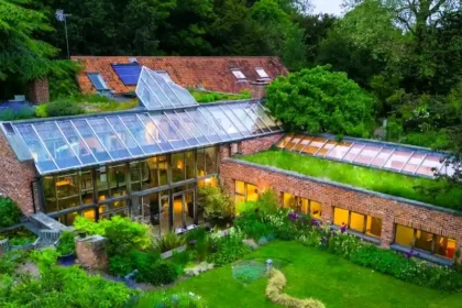 Experience the charm of a country home in Westhorpe, Nottinghamshire, complete with a rooftop garden accessed via a climbable wine rack stairway.